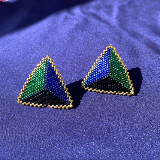 Aretes Triángulos con Borde Pavo Real