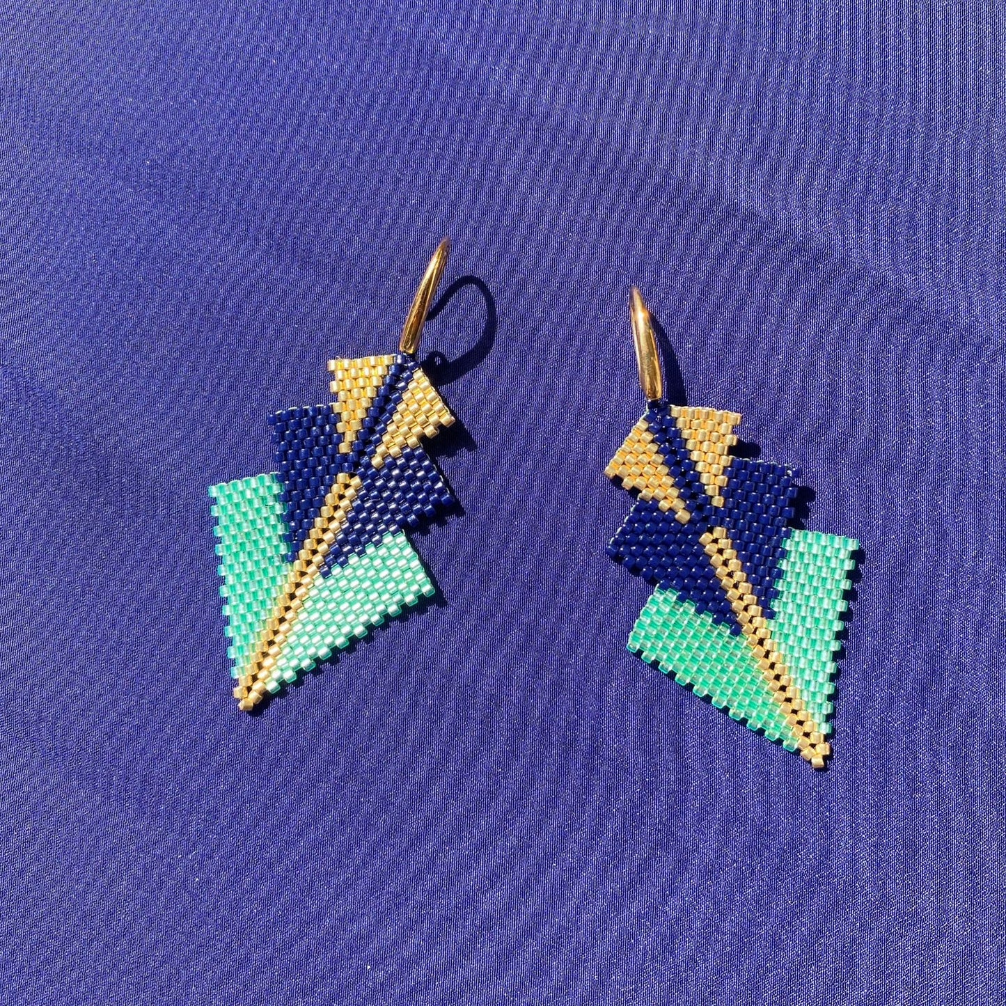 Aretes Mini Rigel Verde Agua, Azul Marino y Dorado