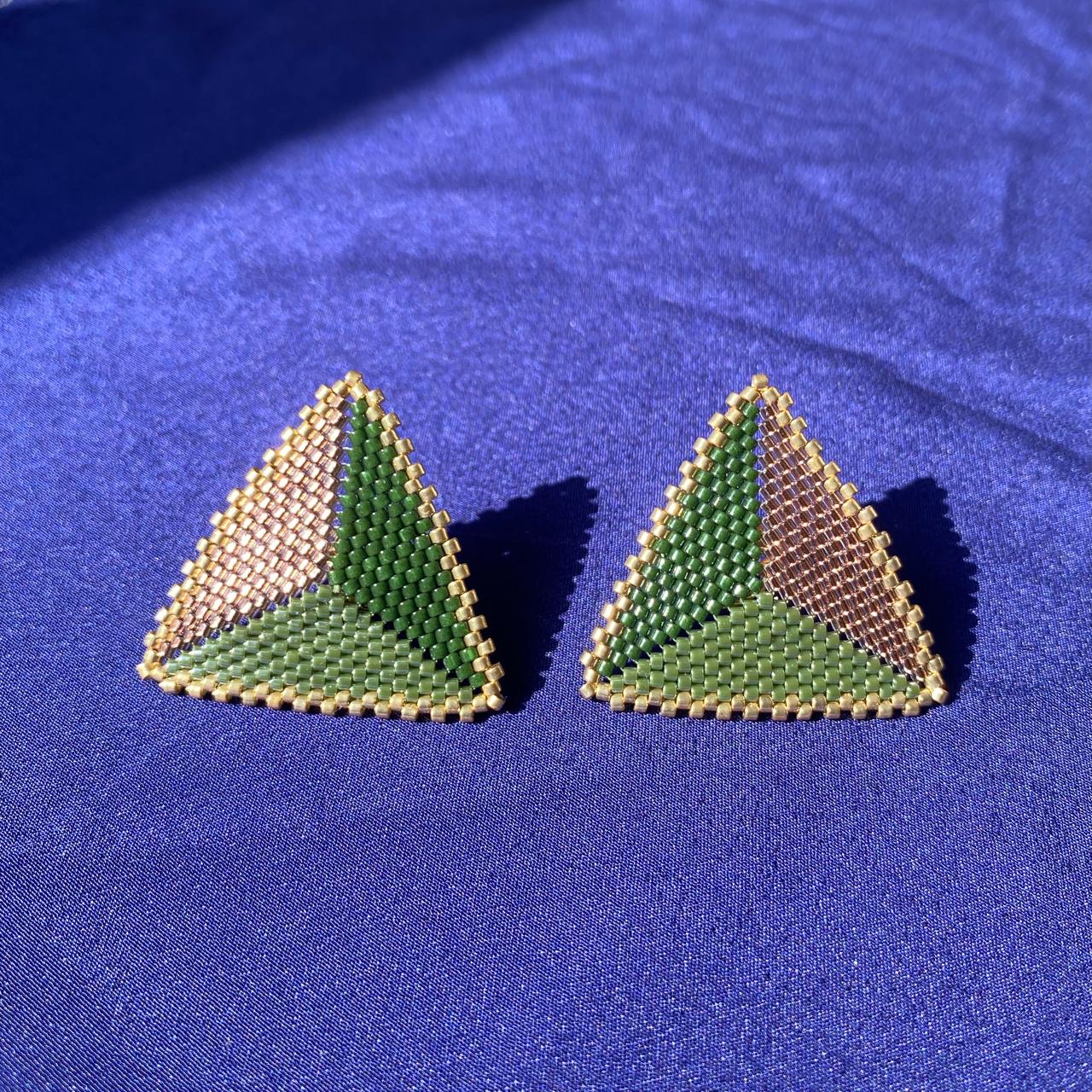 Aretes Triángulos con Borde Verde Claro, Verde Olivo y Cobre