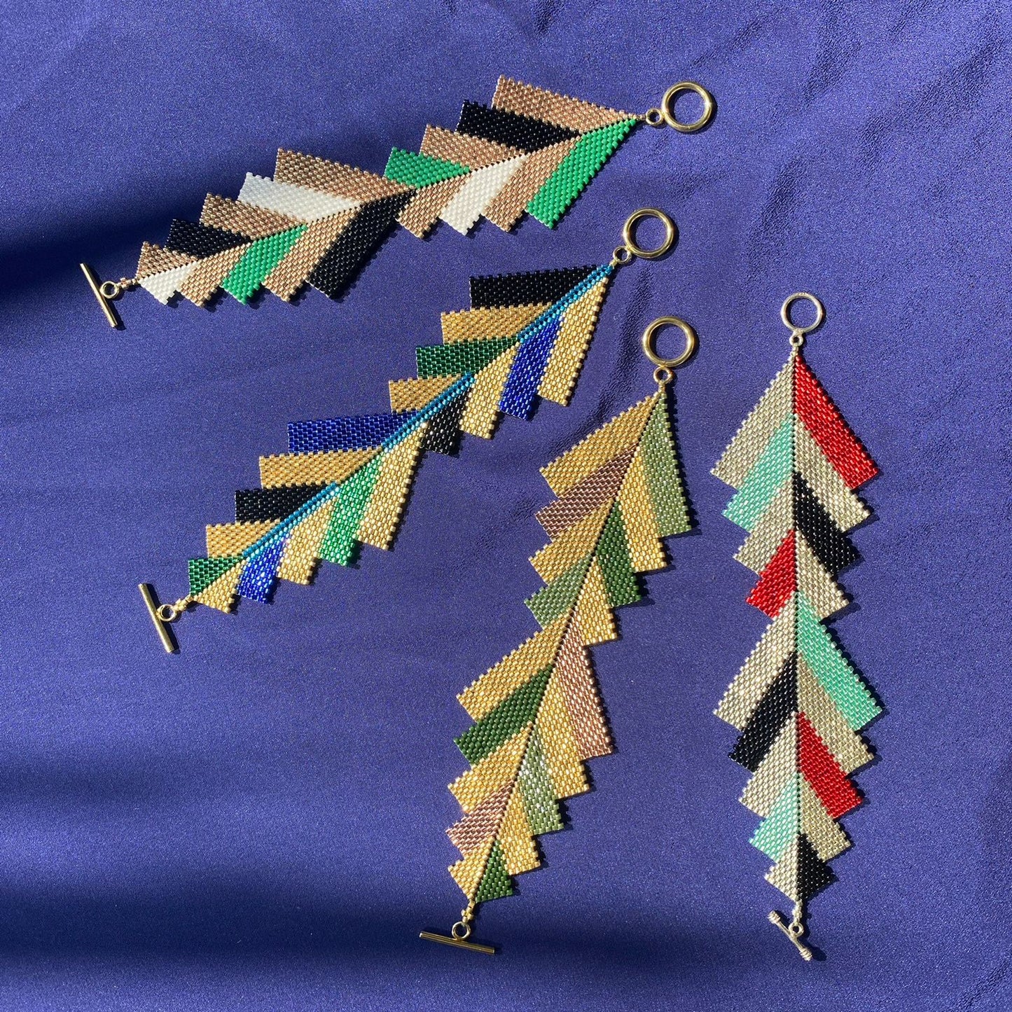 Brazalete Capella Rojo, Verde Agua y Plateado - Asimétrico
