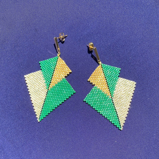 Aretes Atik Verde Esmeralda, Dorado y Plateado - Asimétrico