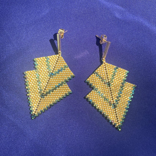 Aretes Centauri Dorado y Verde Facetas