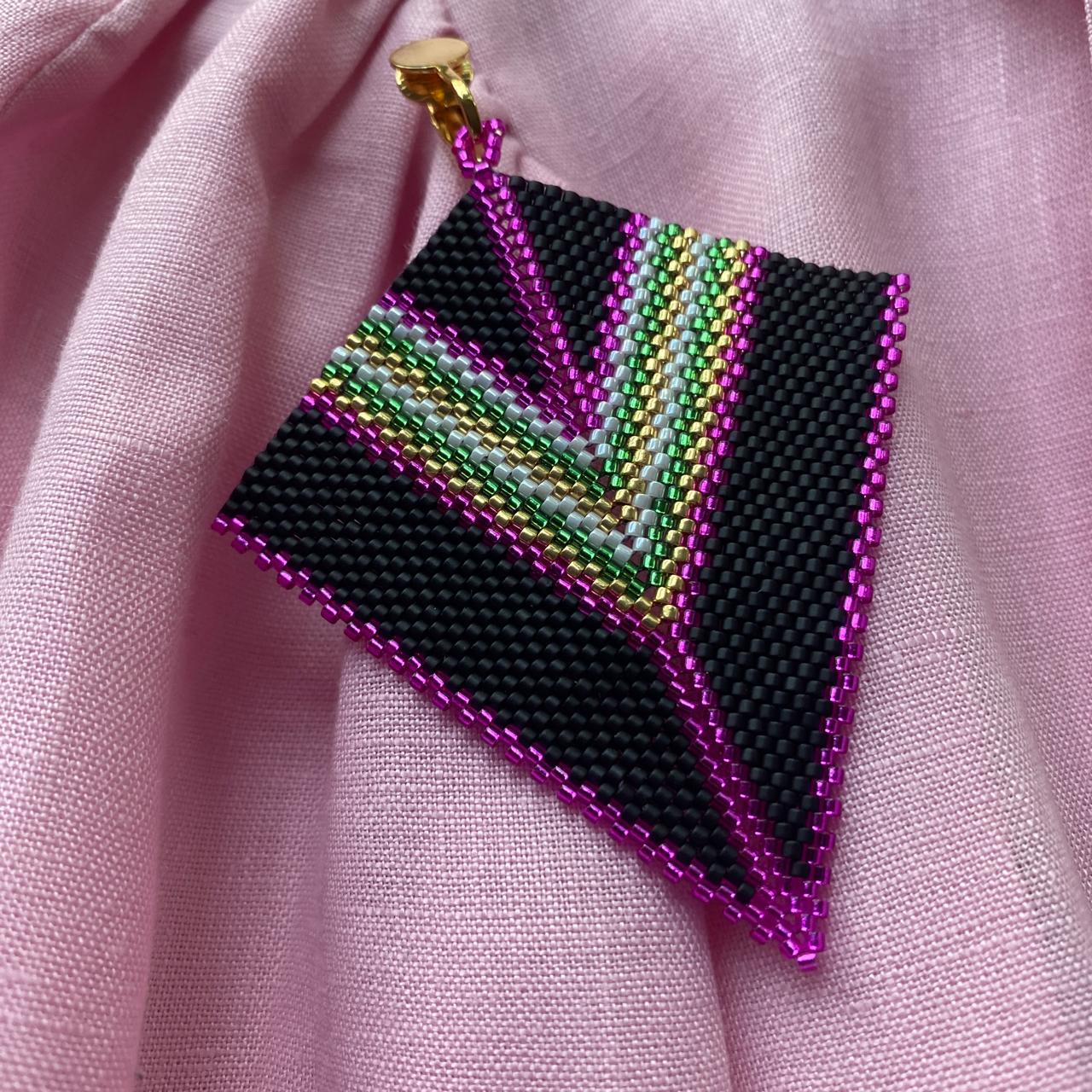 Aretes Penacho Negro