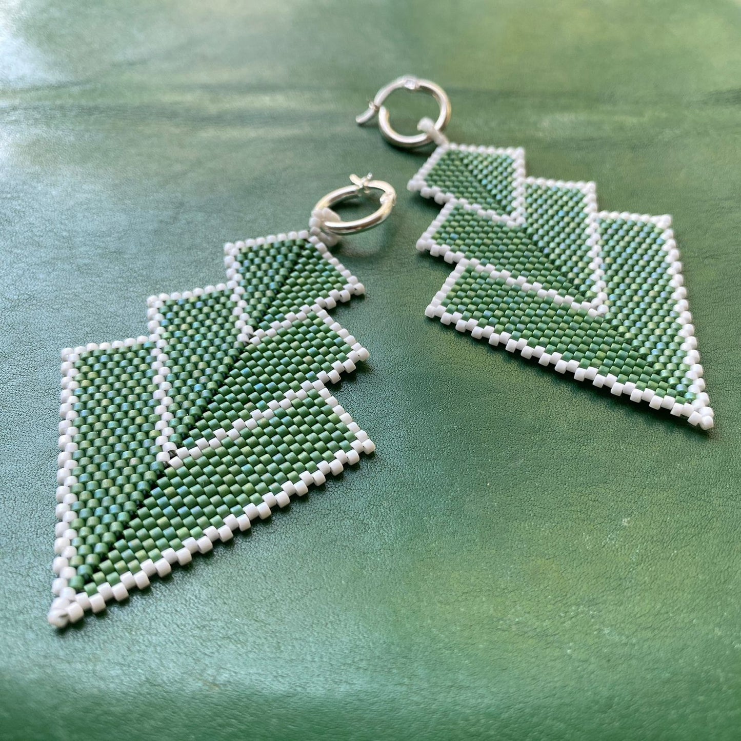 Aretes Danika Verde y Blanco - Laguna