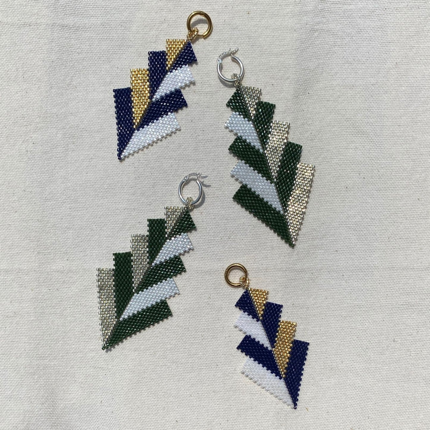 Aretes Rigel Azul Marino y Blanco - Asimétrico