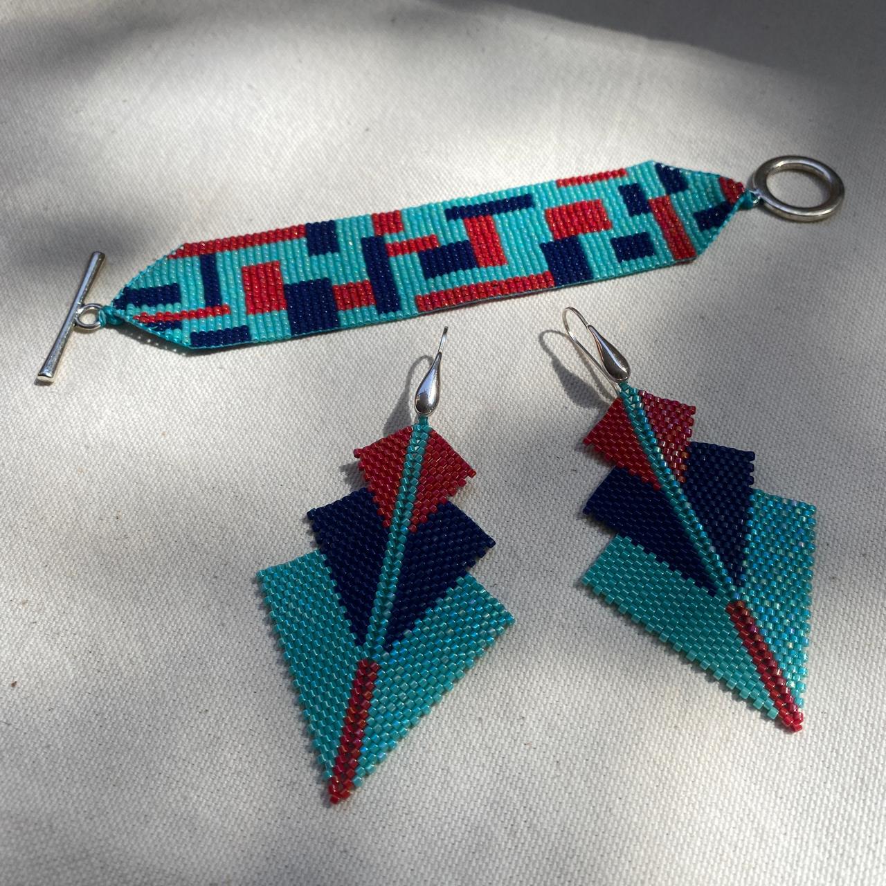 Conjunto Aretes Danika y Pulsera Azul Turquesa, Azul Marino y Rojo