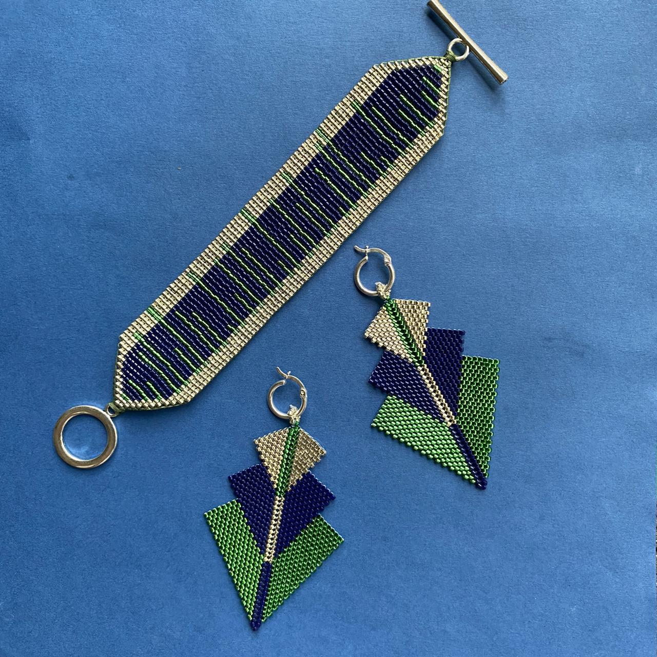 Conjunto Aretes Danika y Pulsera Verde Limón, Azul Marino y Plateado