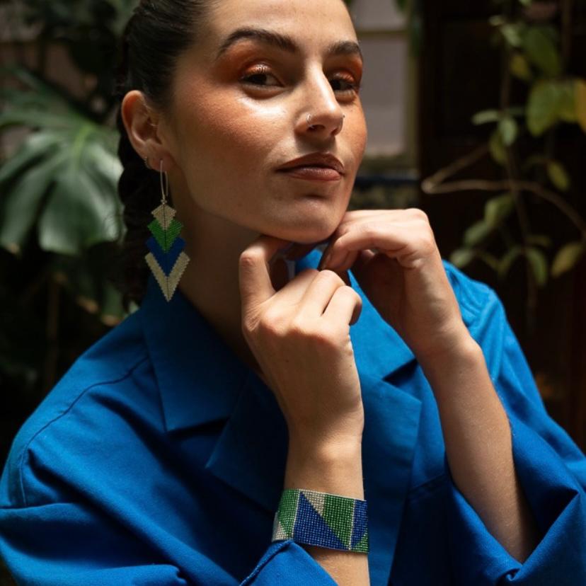 Conjunto Aretes Rigel y Pulsera Verde Limón, Azul y Plateado