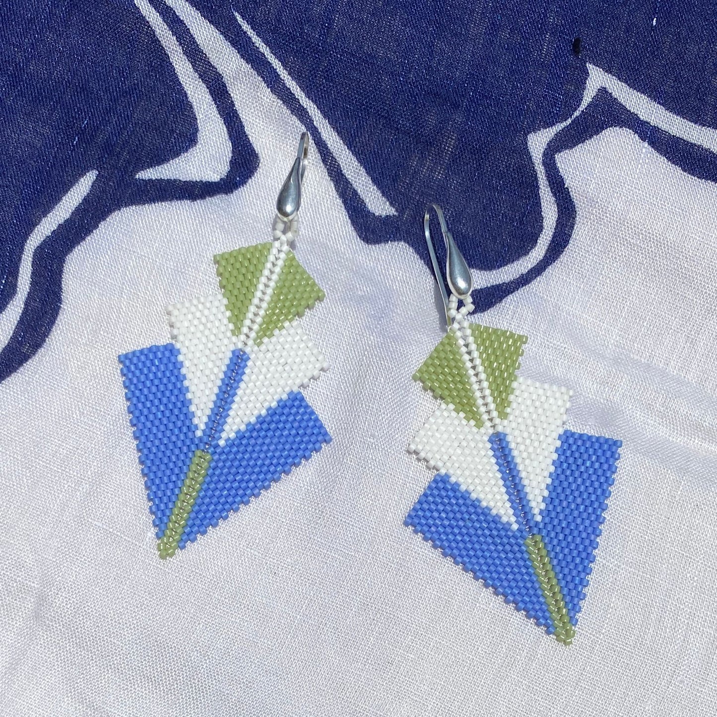 Aretes Danika en Azul Claro, Blanco y Verde Claro - Holbox