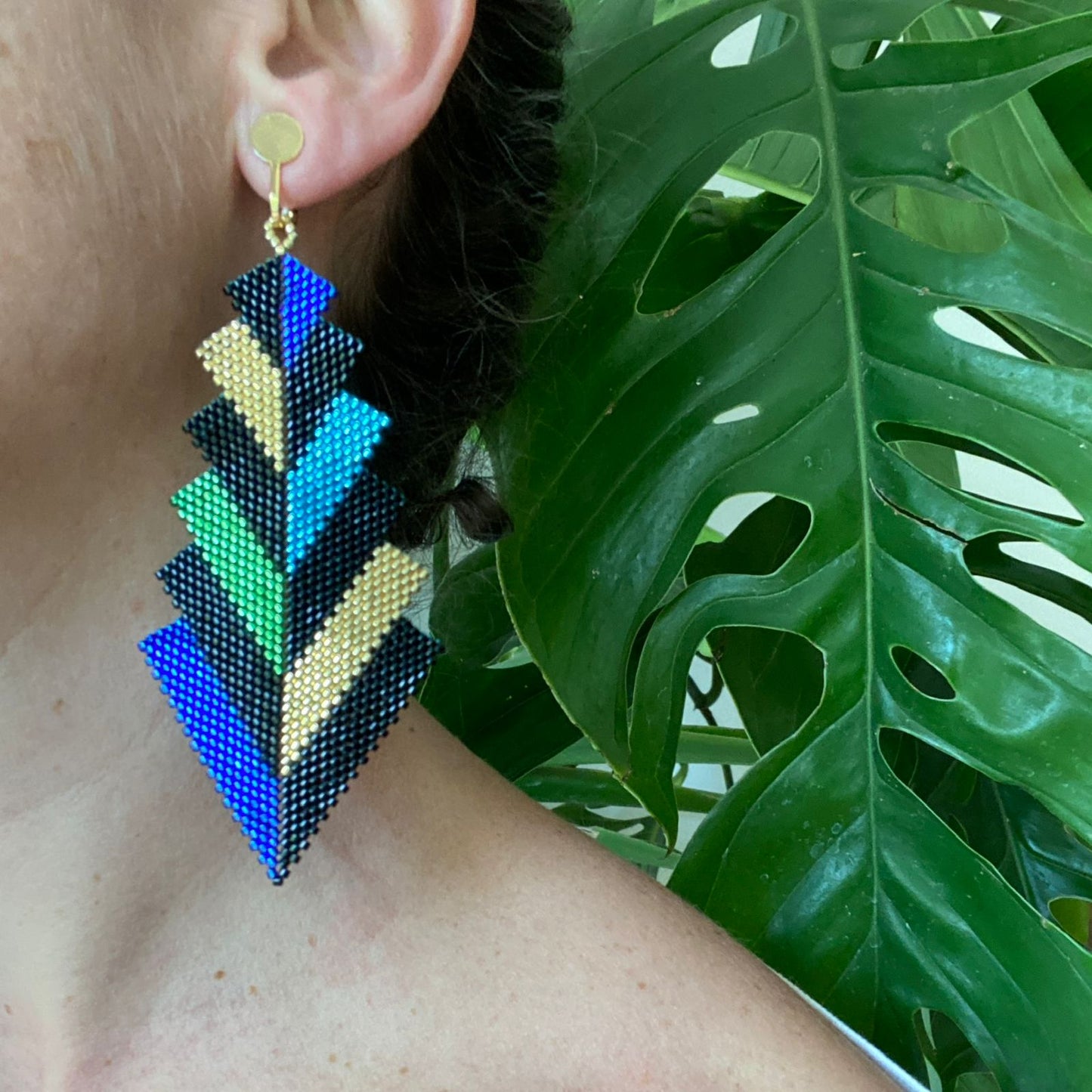 Aretes Prabhas Pavo Real - Asimétrico