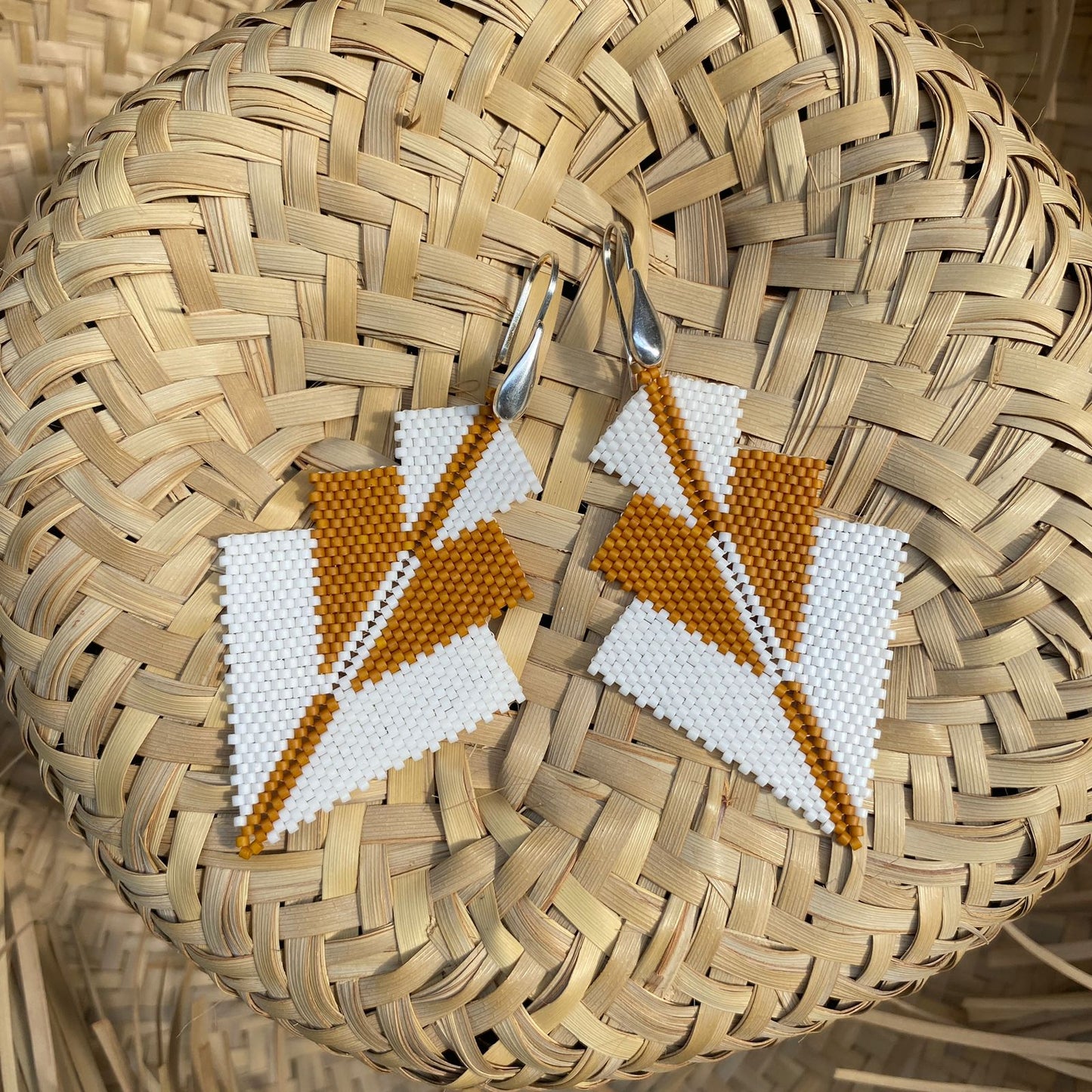 Aretes Danika Blanco y Mostaza - Izamal