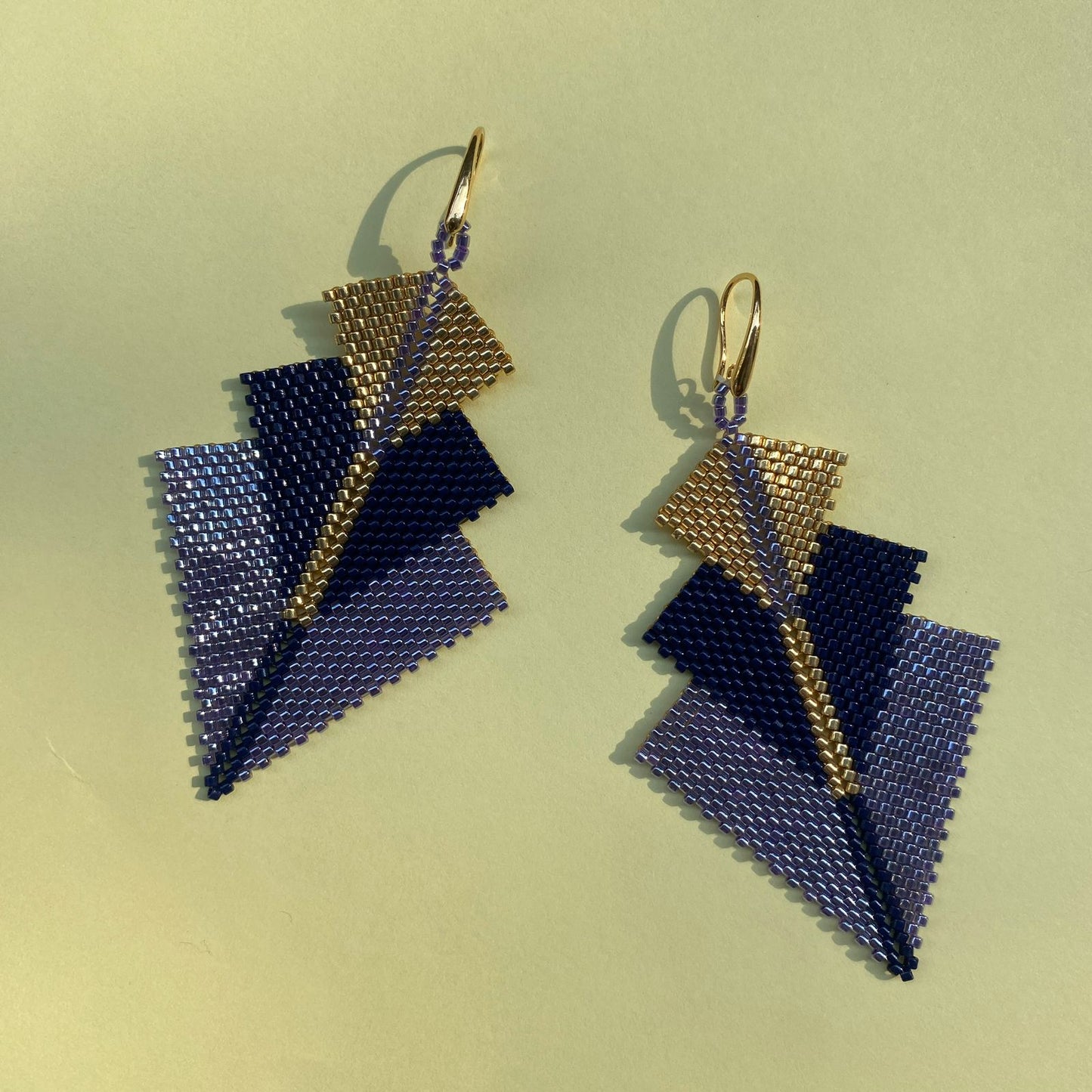 Aretes Danika Morado y Azul Marino