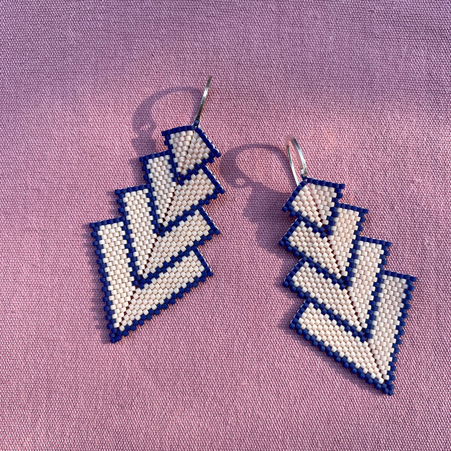 Aretes Rigel Rosa Claro y Azul - Las Coloradas