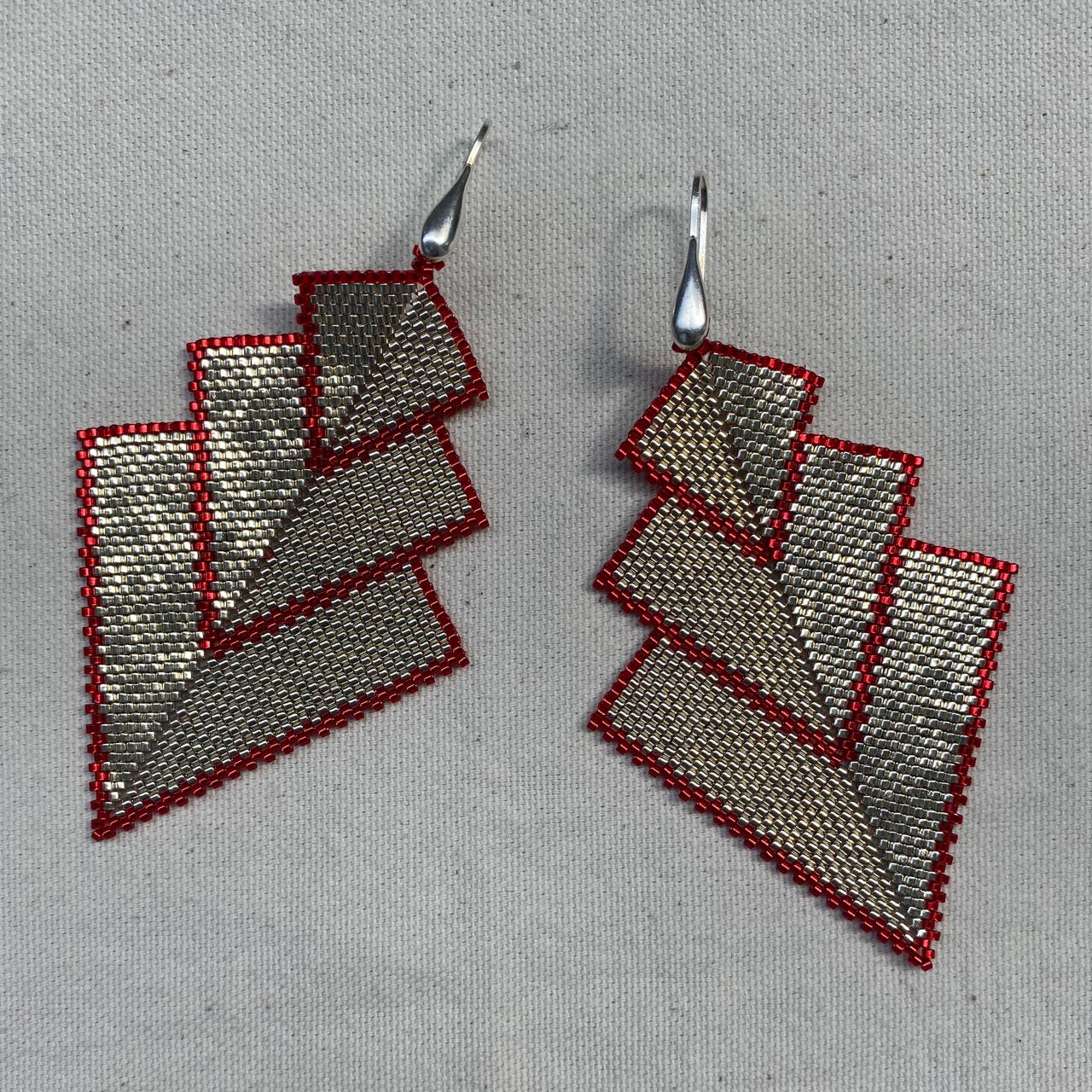 Aretes Cygni Plateado y Rojo o Plateado y Verde Esmeralda