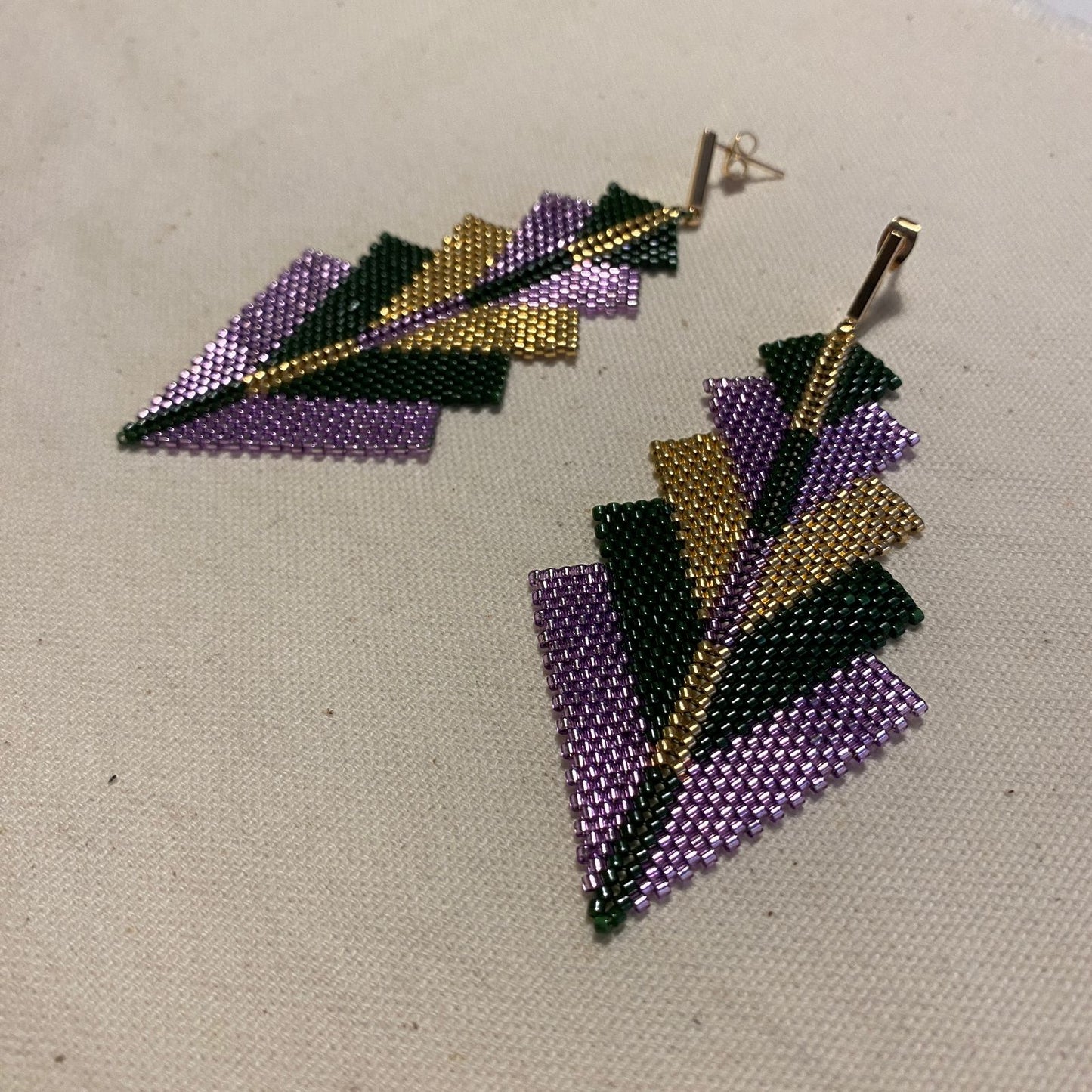 Aretes Capella Morado y Verde Olivo