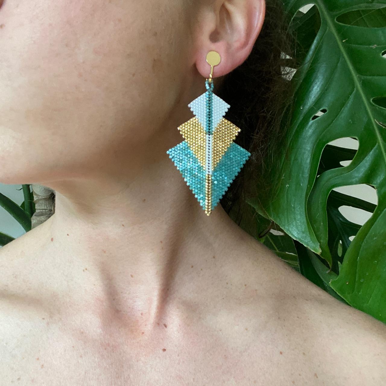 Aretes Danika Verde Escamas y Blanco