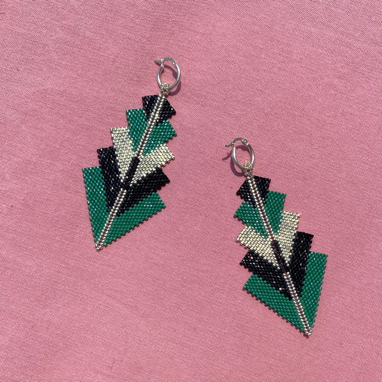 Conjunto Aretes Capella y Pulsera Verde Esmeralda