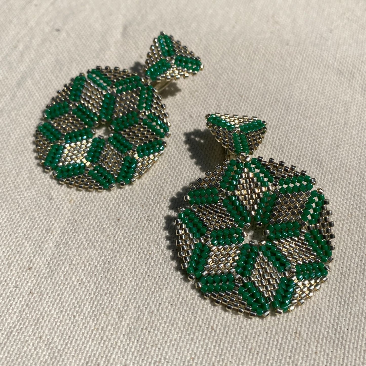 Aretes Altair I Verde Esmeralda y Plateado