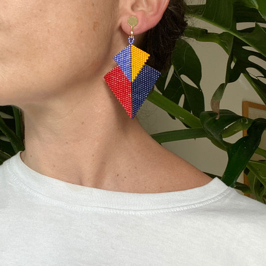 Aretes Atik Azul Marino y Rojo - Asimétrico