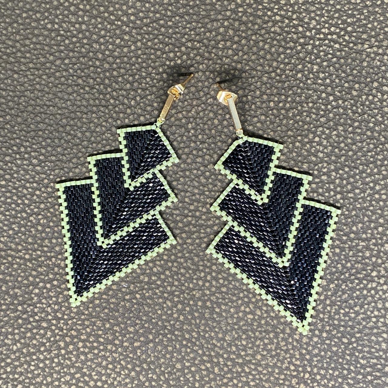 Aretes Danika Negro y Verde Claro