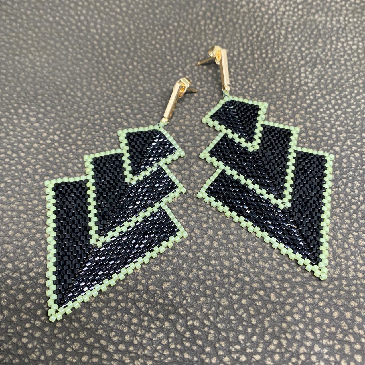 Aretes Danika Negro y Verde Claro