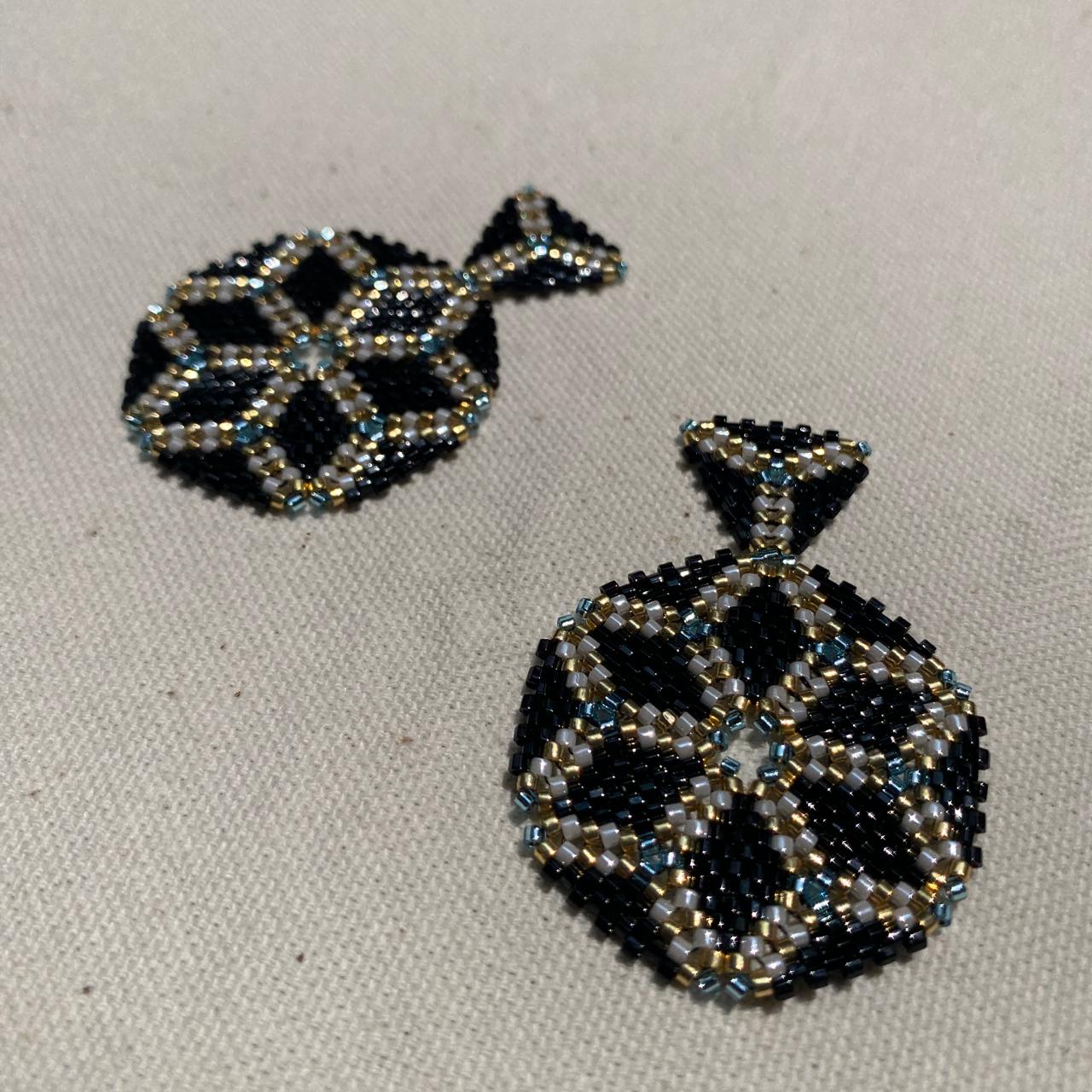 Aretes Altair I Negro y Dorado