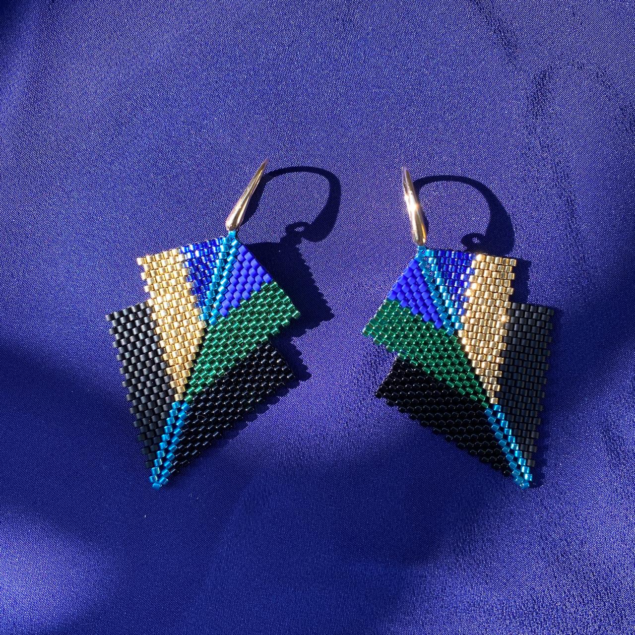 Aretes Centauri Pavo Real Negro