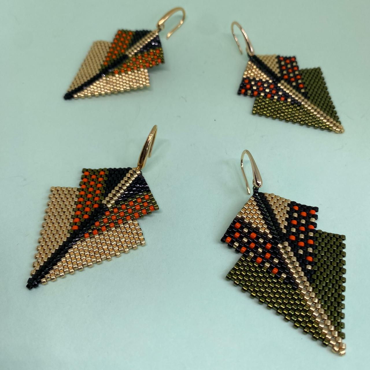 Aretes Centauri Verde, Negro y Dorado