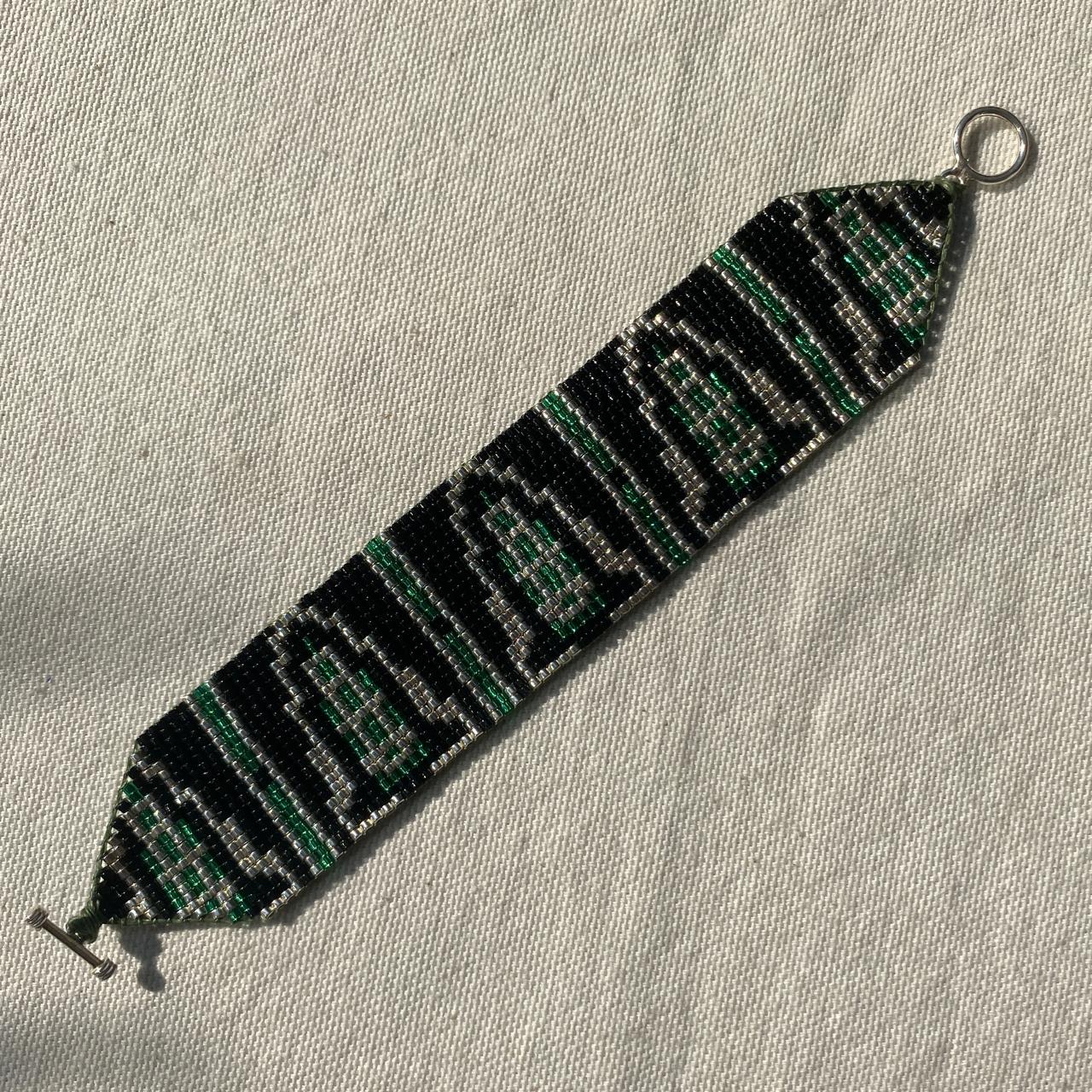 Pulsera Art Déco Verde Limón, Negro y Plateado
