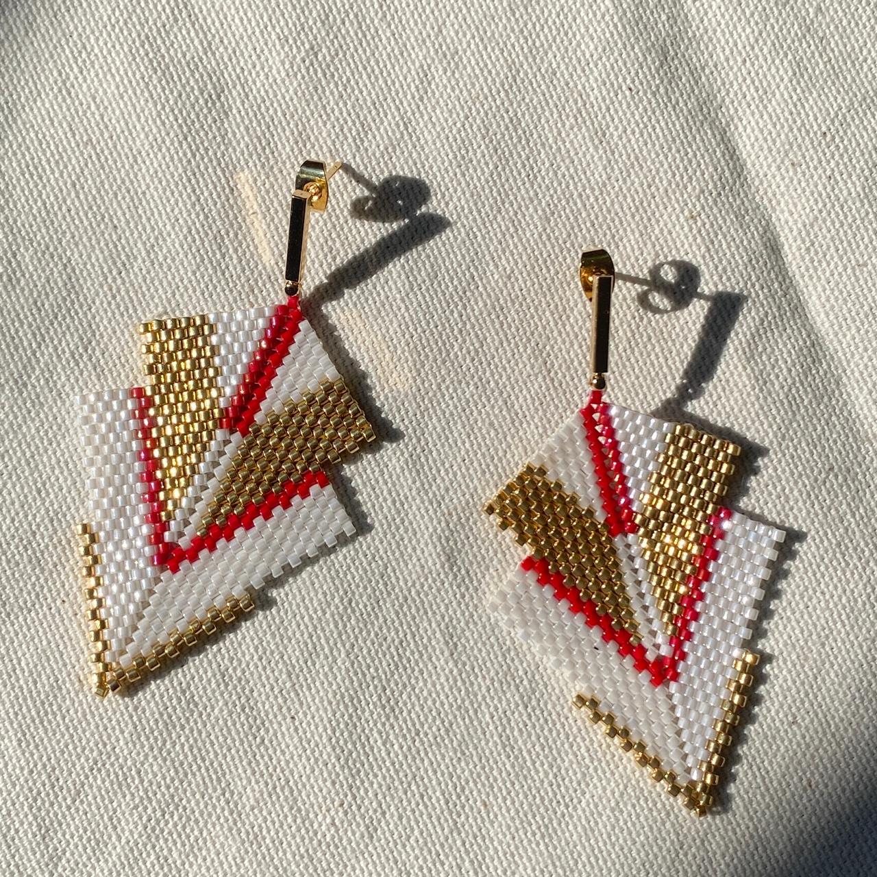 Aretes Centauri Blanco y Rojo