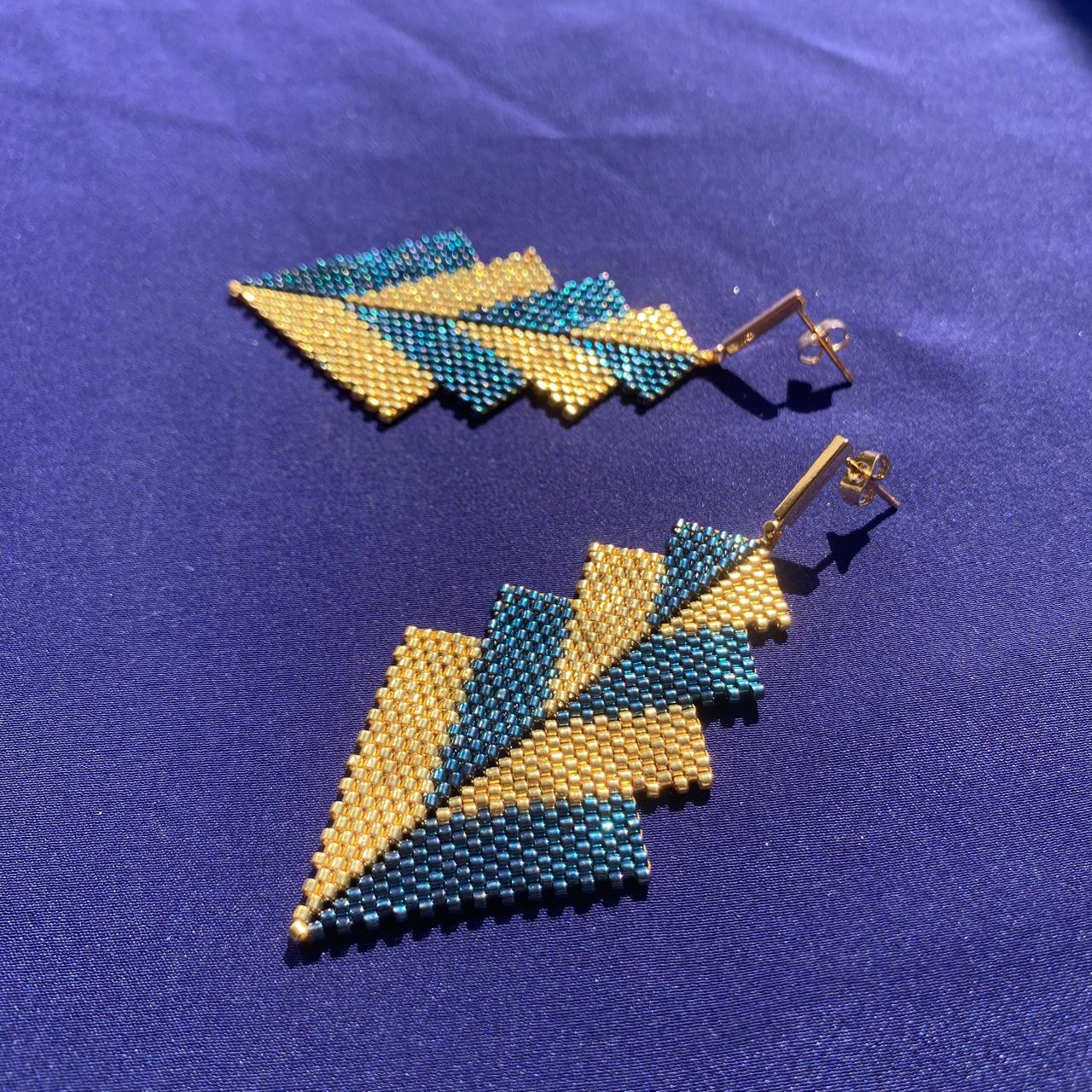 Aretes Rigel Azul Eléctrico y Dorado - Asimétrico