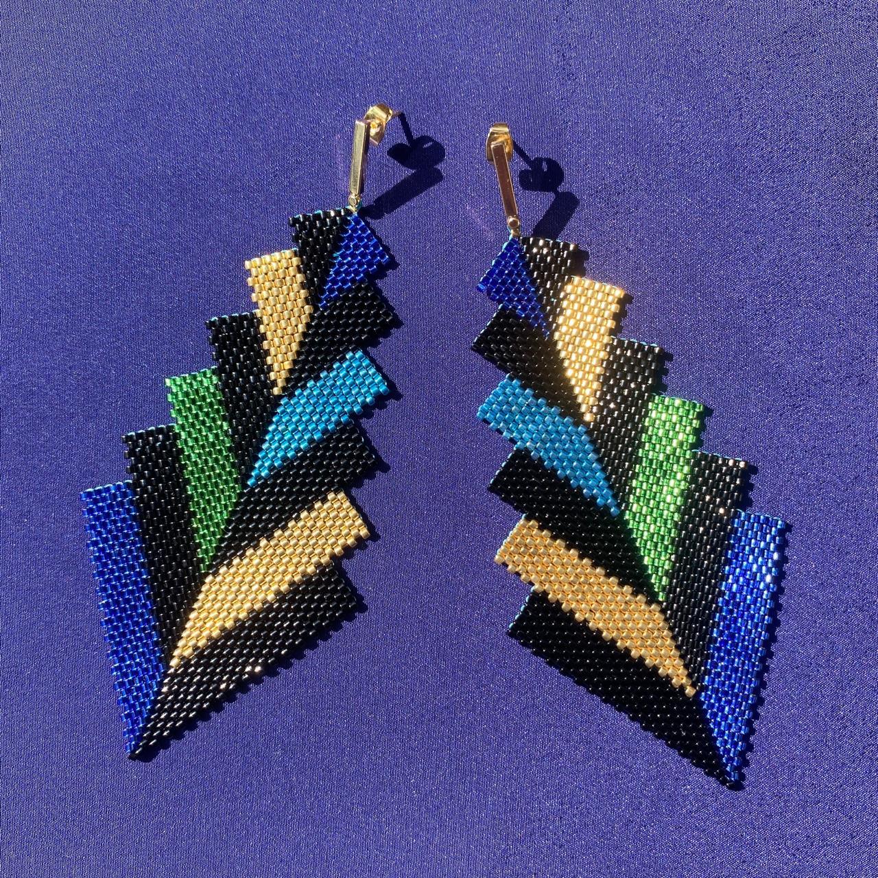 Aretes Prabhas Pavo Real - Asimétrico