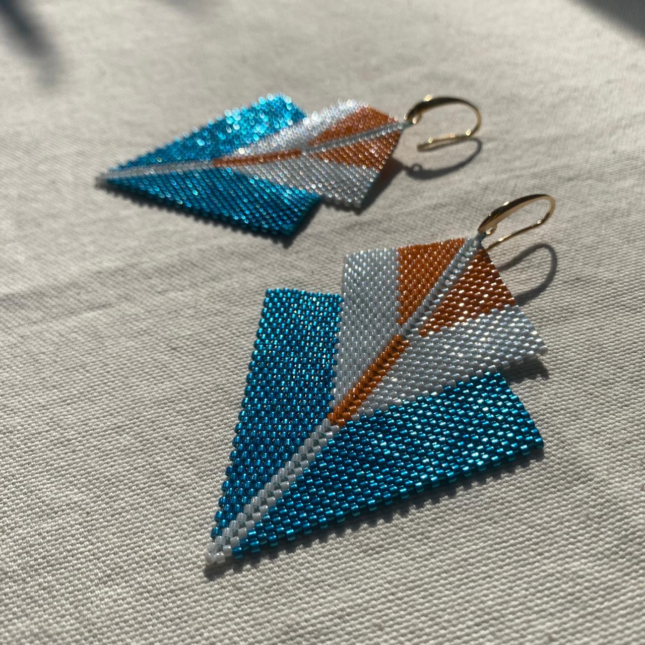 Aretes Sirius Azul Eléctrico