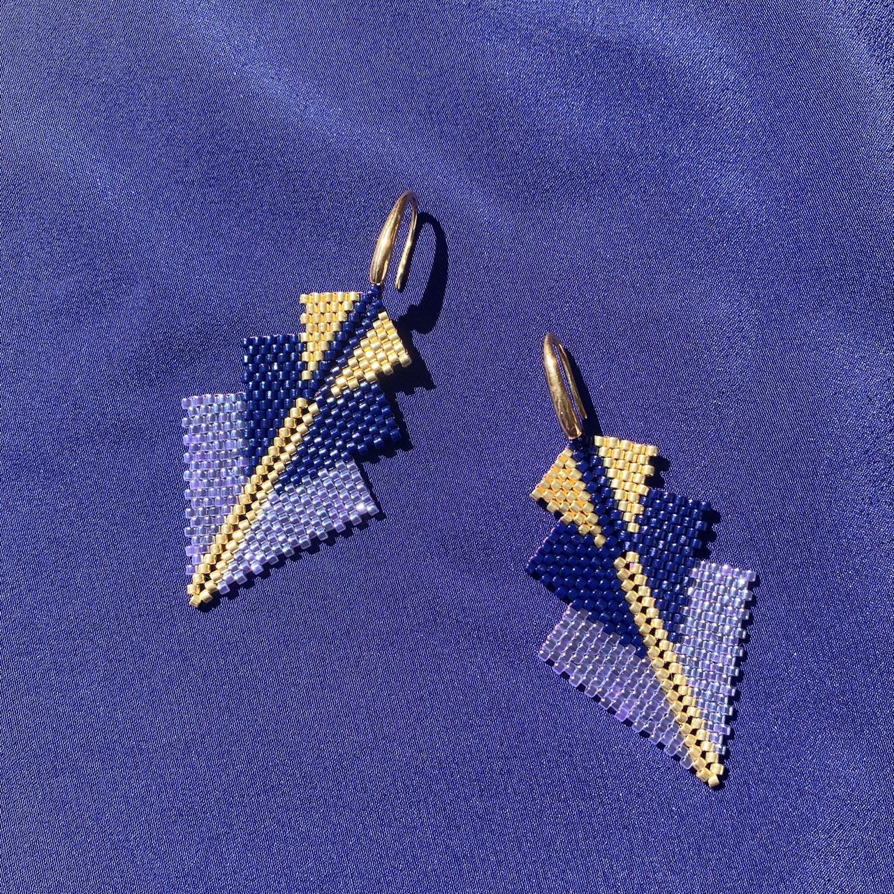 Aretes Mini Rigel Morado, Azul Marino y Dorado