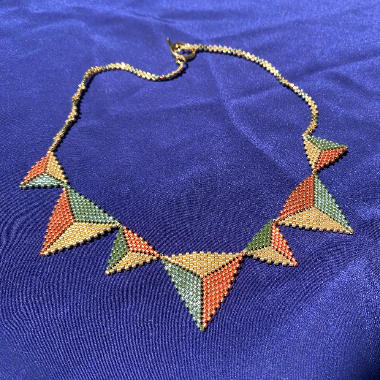 Collar Altaïr Dorado, Cobre y Verde Claro