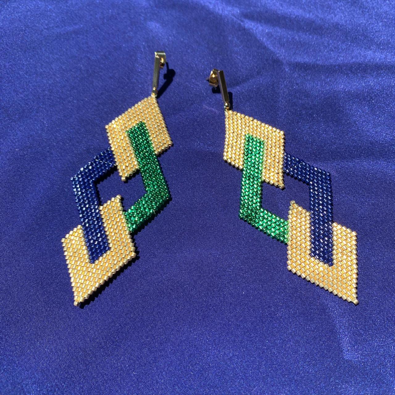 Aretes Ofiuco Dorado, Verde Limón y Azul Marino