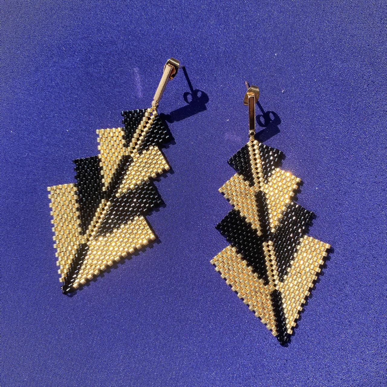 Aretes Rigel Dorado y Negro
