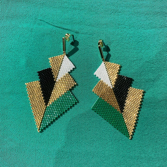 Aretes Danika Dorado y Verde Esmeralda - Asimétrico