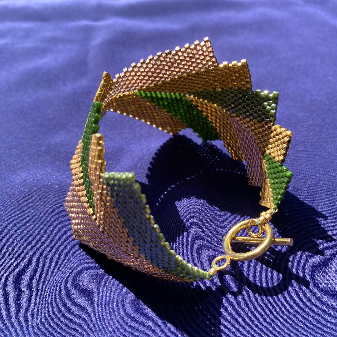 Brazalete Capella Verde Claro, Cobre y Dorado - Asimétrico