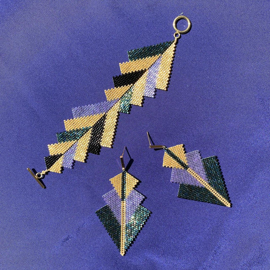 Conjunto Aretes Danika y Brazalete Capella Verde, Morado y Dorado