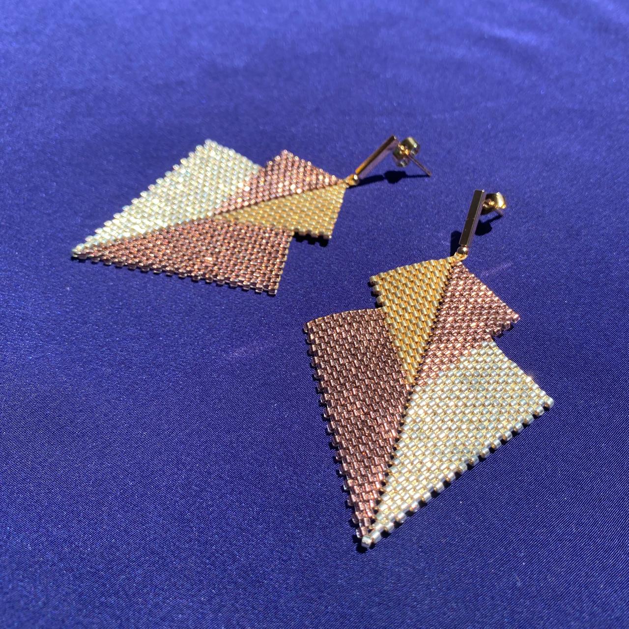 Aretes Atik Tres Oros - Asimétrico