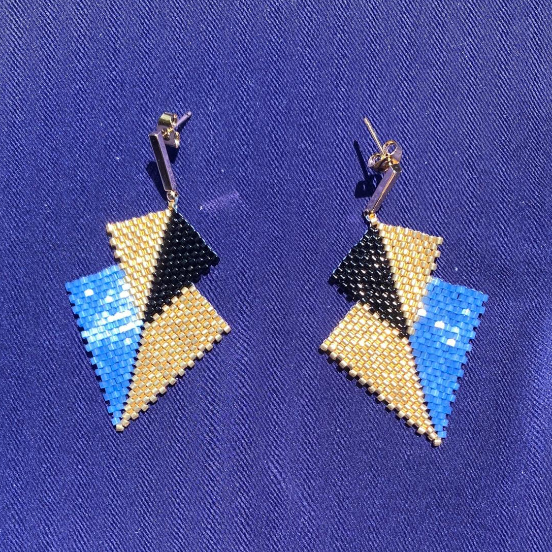 Aretes Mini Atik Azul Escamas y Negro - Asimétrico