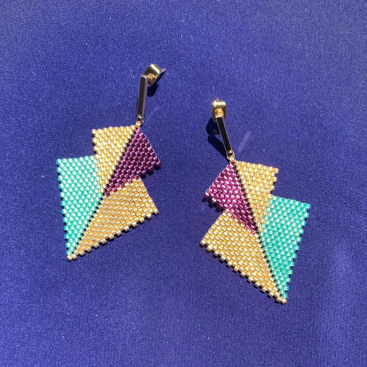 Aretes Mini Atik Verde Agua y Morado - Asimétrico