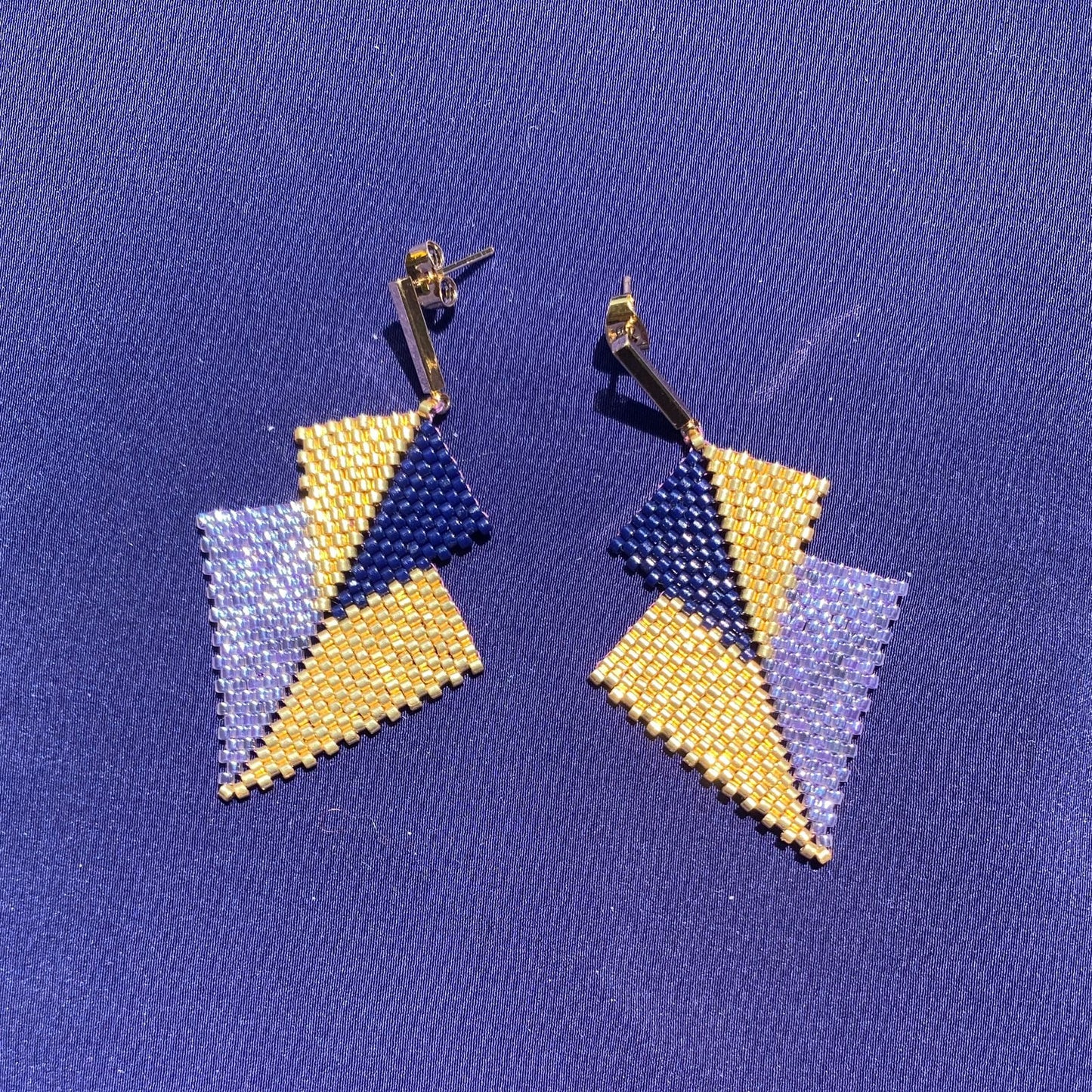 Aretes Mini Atik Morado y Azul Marino - Asimétrico