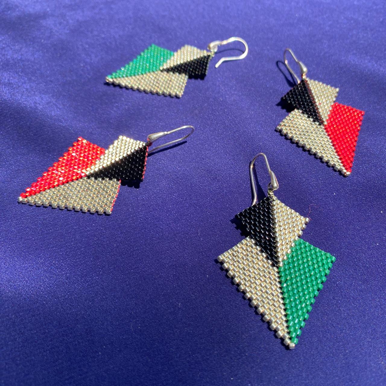 Aretes Mini Atik Rojo y Negro - Asimétrico