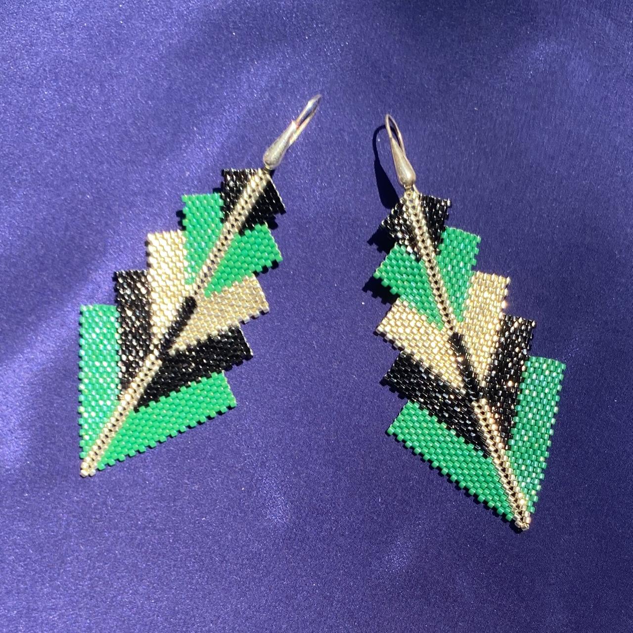 Aretes Capella Verde Esmeralda y Negro