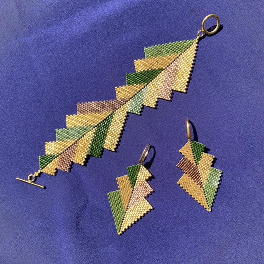 Conjunto Aretes Mini Rigel y Brazalete Capella Verde, Cobre y Dorado
