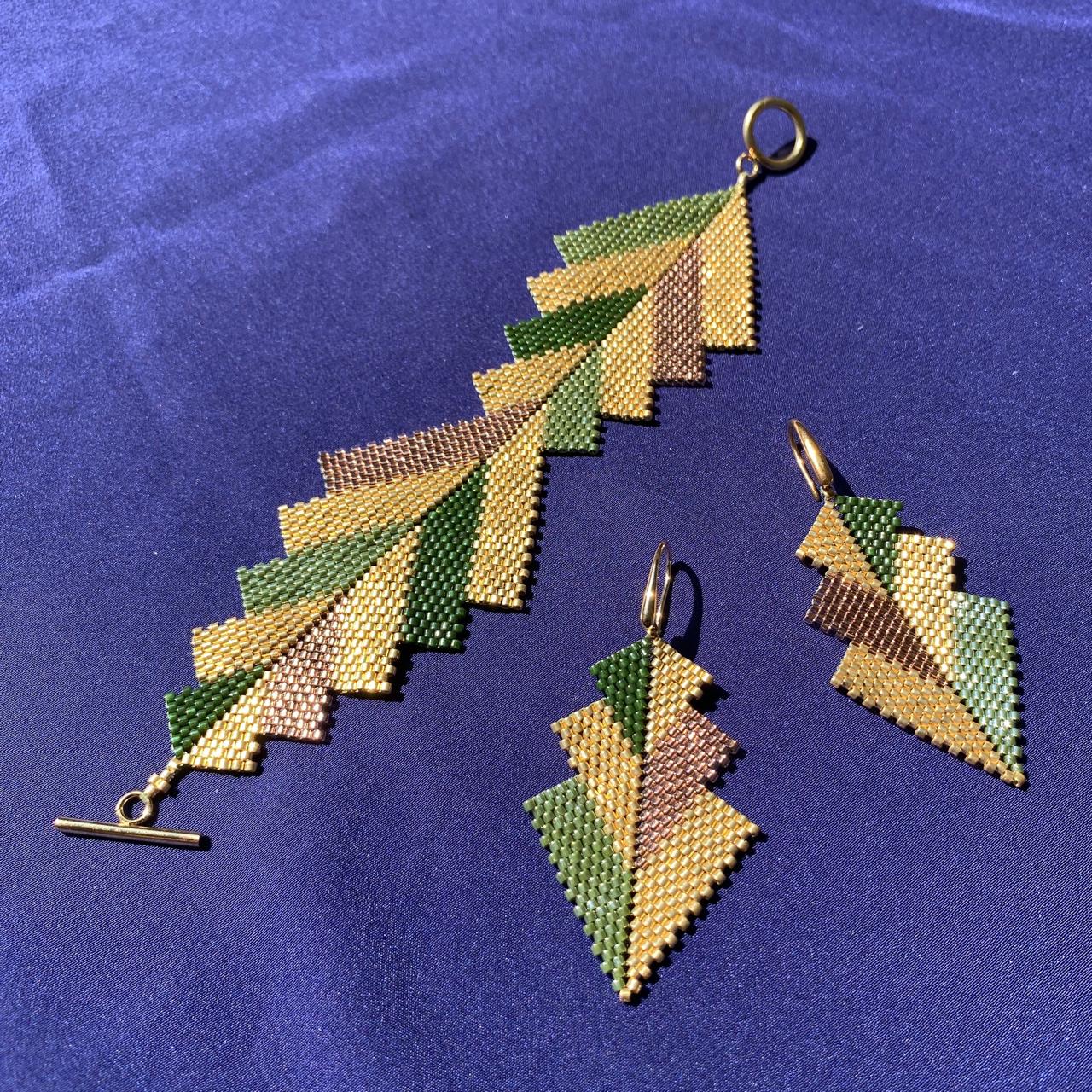 Conjunto Aretes Mini Rigel y Brazalete Capella Verde, Cobre y Dorado