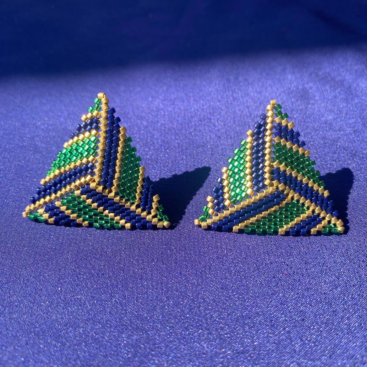 Aretes Triángulos con Líneas Verde Limón, Azul Marino y Dorado