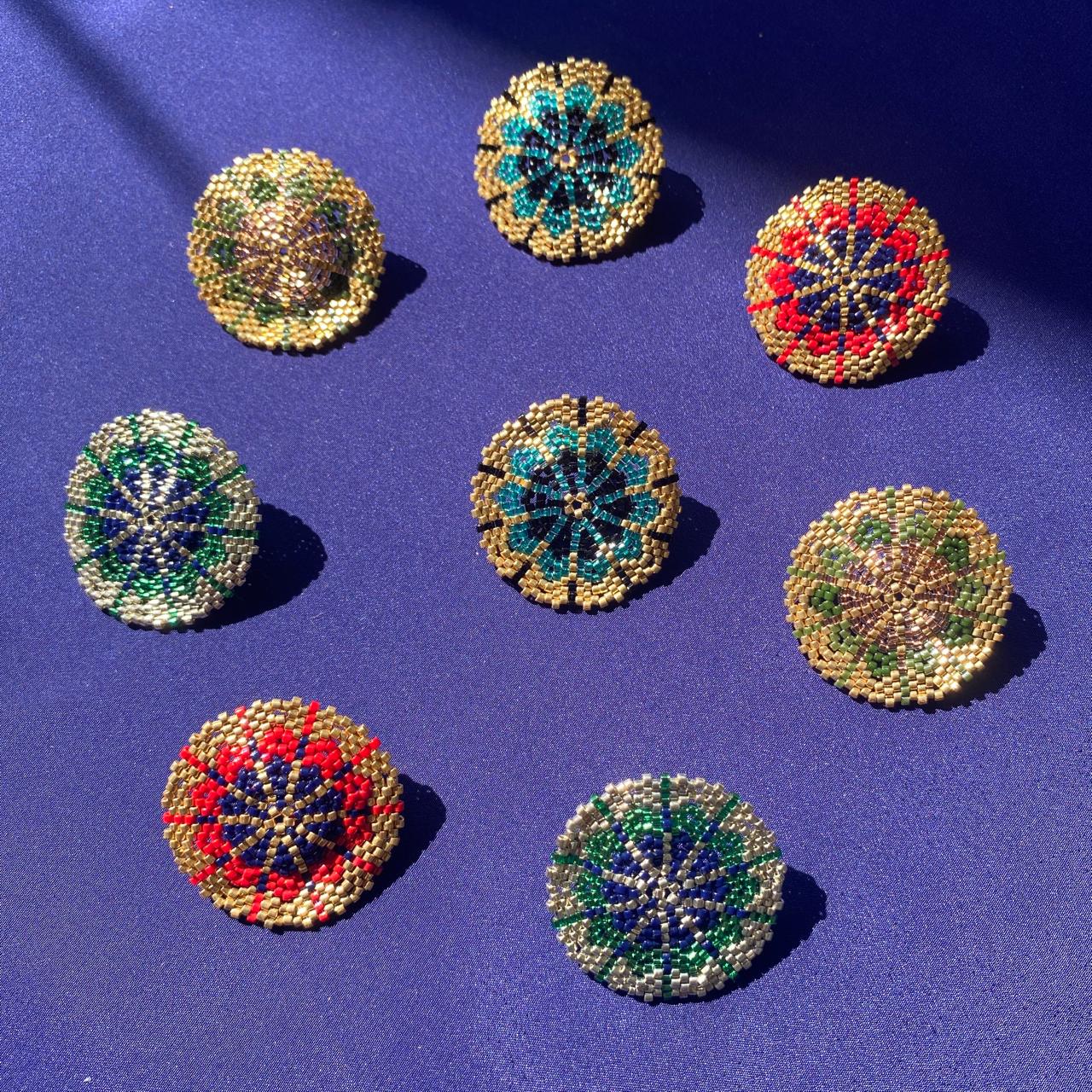 Aretes Juno Rojo, Azul Marino y Dorado